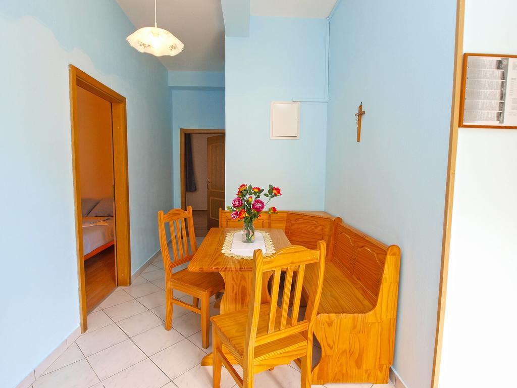 Joko 1160 Apartman Pula