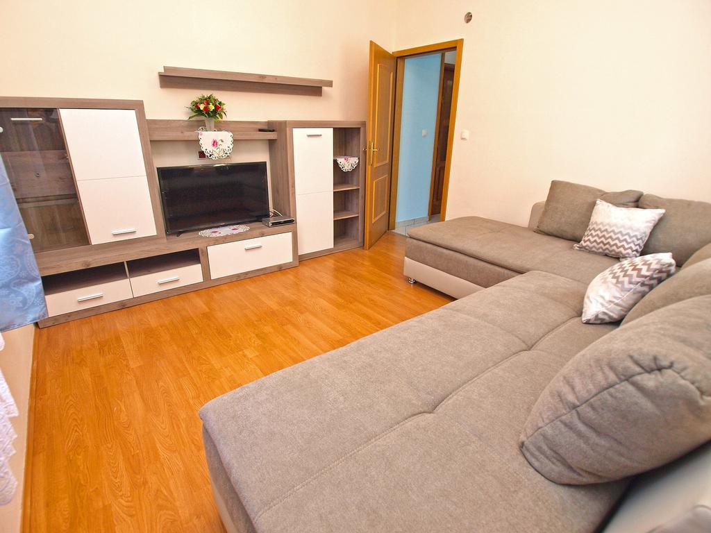 Joko 1160 Apartman *